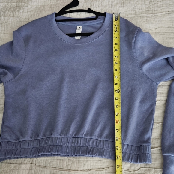 Yogalicious Crewneck Cropped Pullover Shirt Soft | Size L - Picture 6 of 6